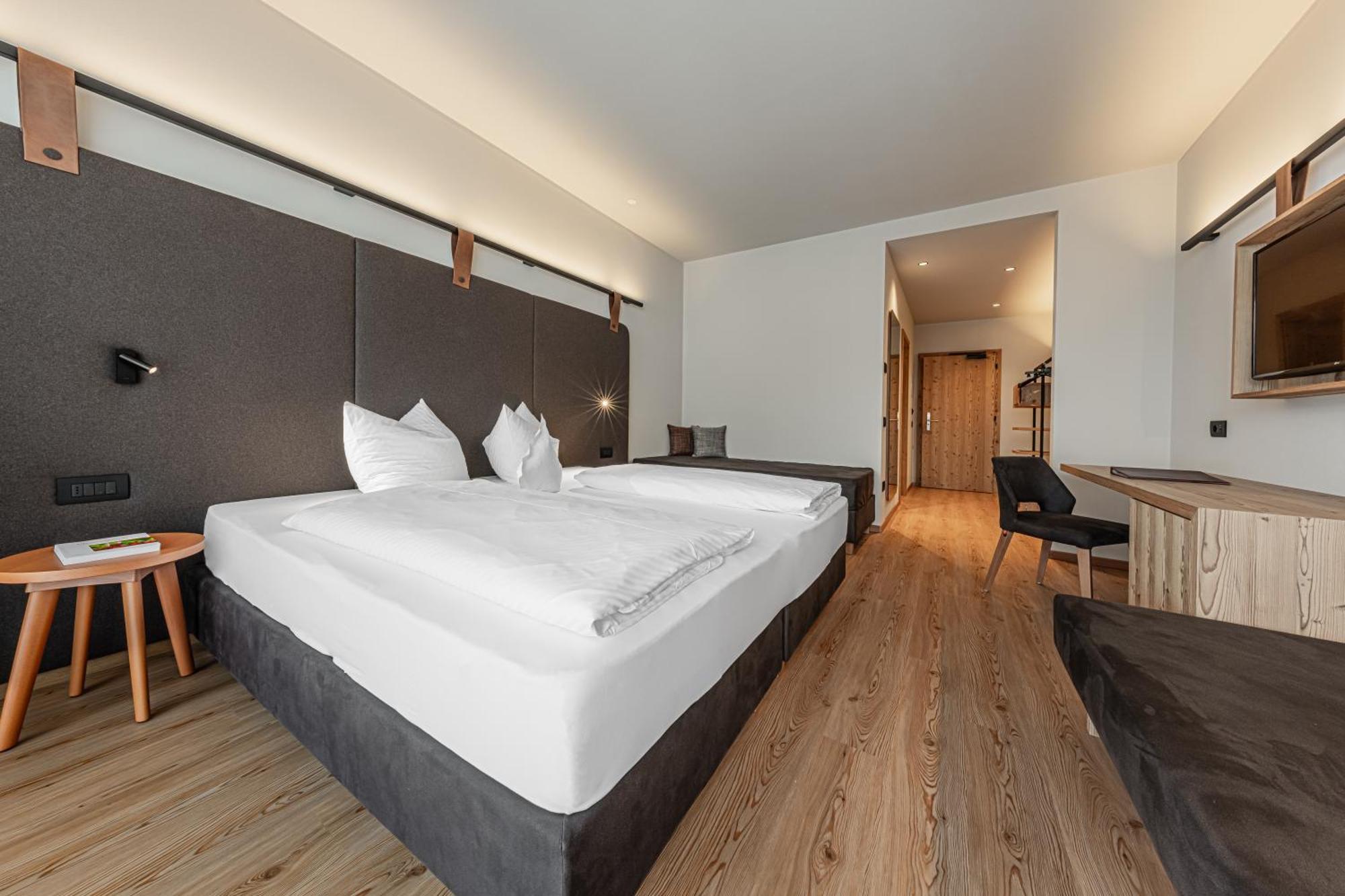 Hotel Alpenrose Dolomites La Valle Exterior foto