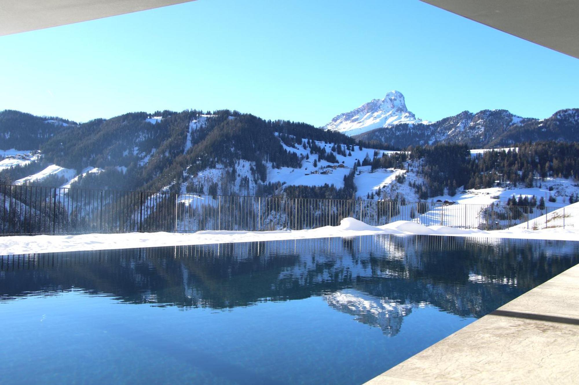 Hotel Alpenrose Dolomites La Valle Exterior foto