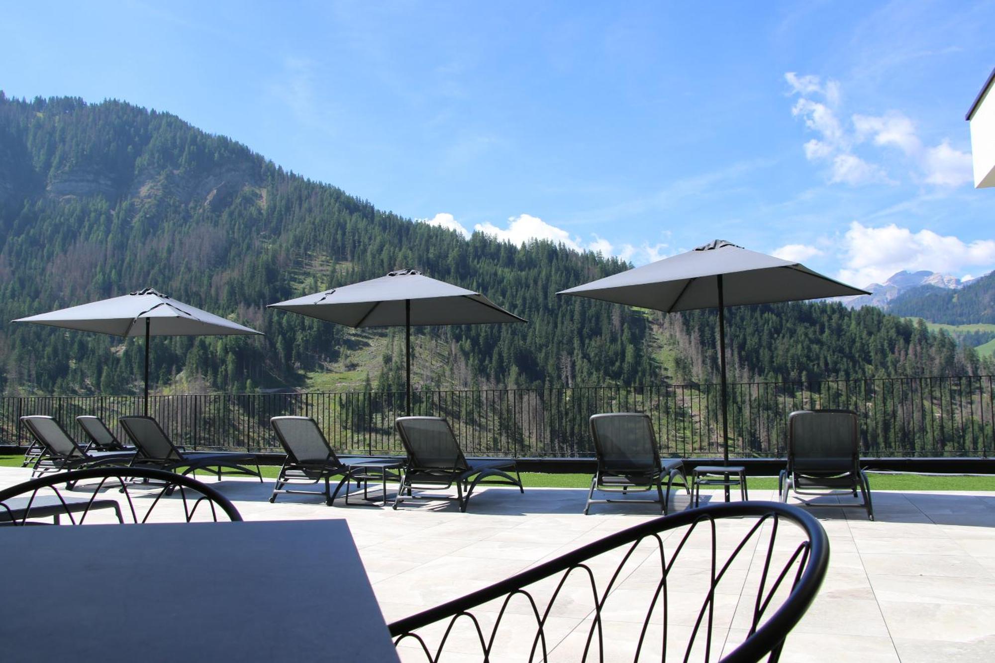 Hotel Alpenrose Dolomites La Valle Exterior foto