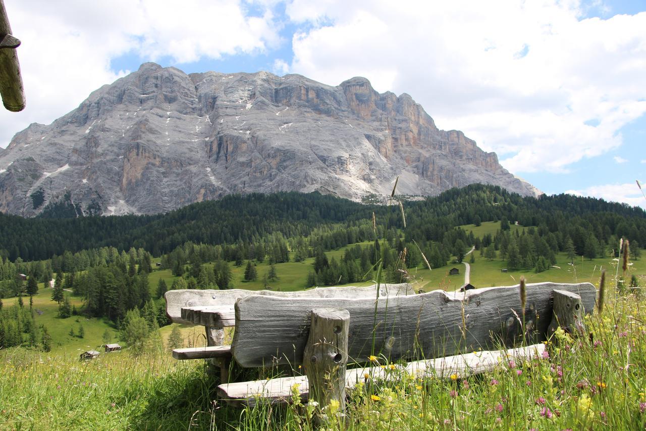 Hotel Alpenrose Dolomites La Valle Exterior foto