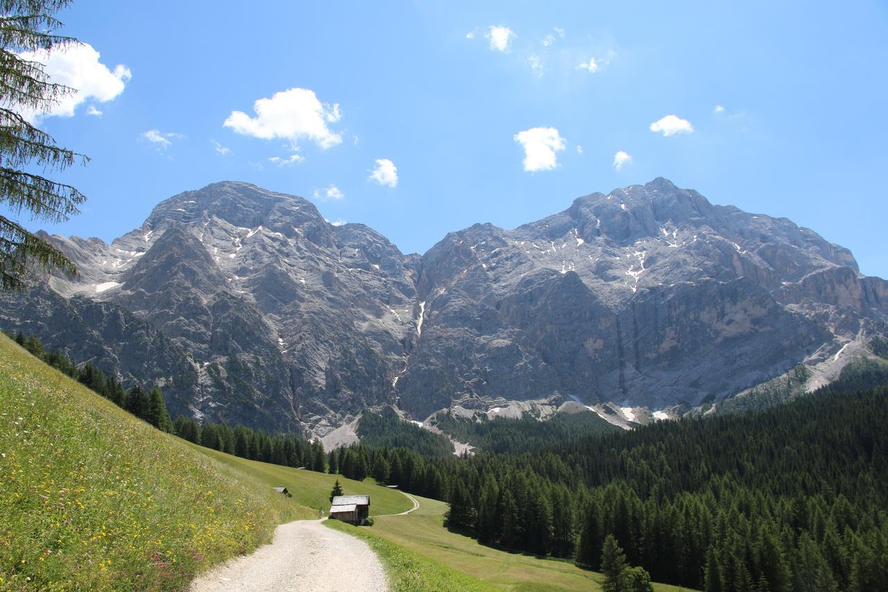 Hotel Alpenrose Dolomites La Valle Exterior foto